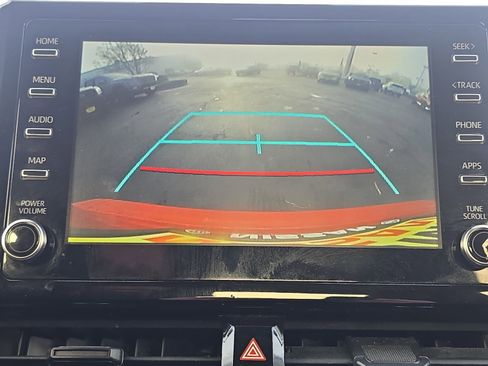 Used 2020 Toyota Corolla LE image 19