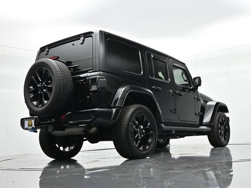 Used 2021 Jeep Wrangler Unlimited Sahara AWD/4WD image 27