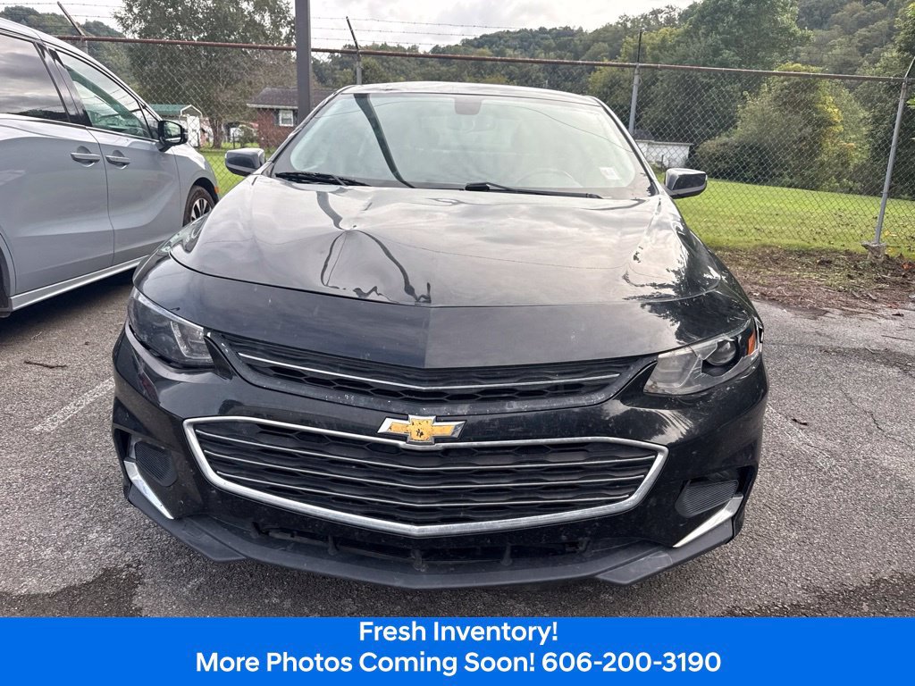 Used 2018 Chevrolet Malibu LT FWD image 2