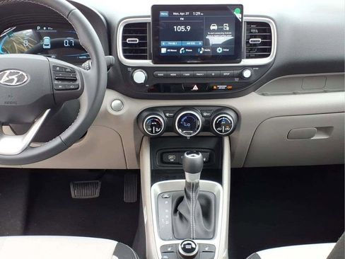 New 2026 Hyundai Venue SEL FWD image 11