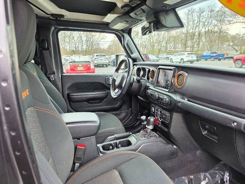 Used 2021 Jeep Gladiator Mojave AWD/4WD image 11