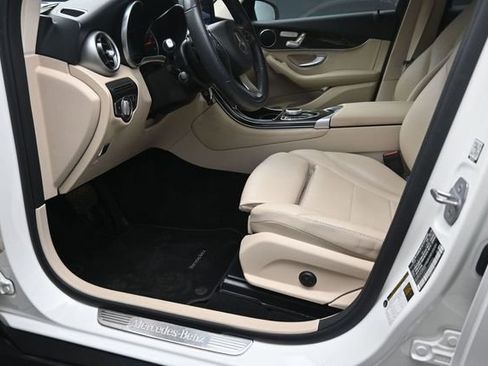 Used 2019 Mercedes-Benz GLC 300 image 16