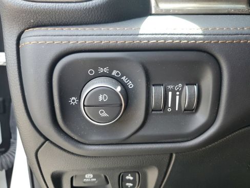 Used 2021 RAM 1500 Limited AWD/4WD image 10