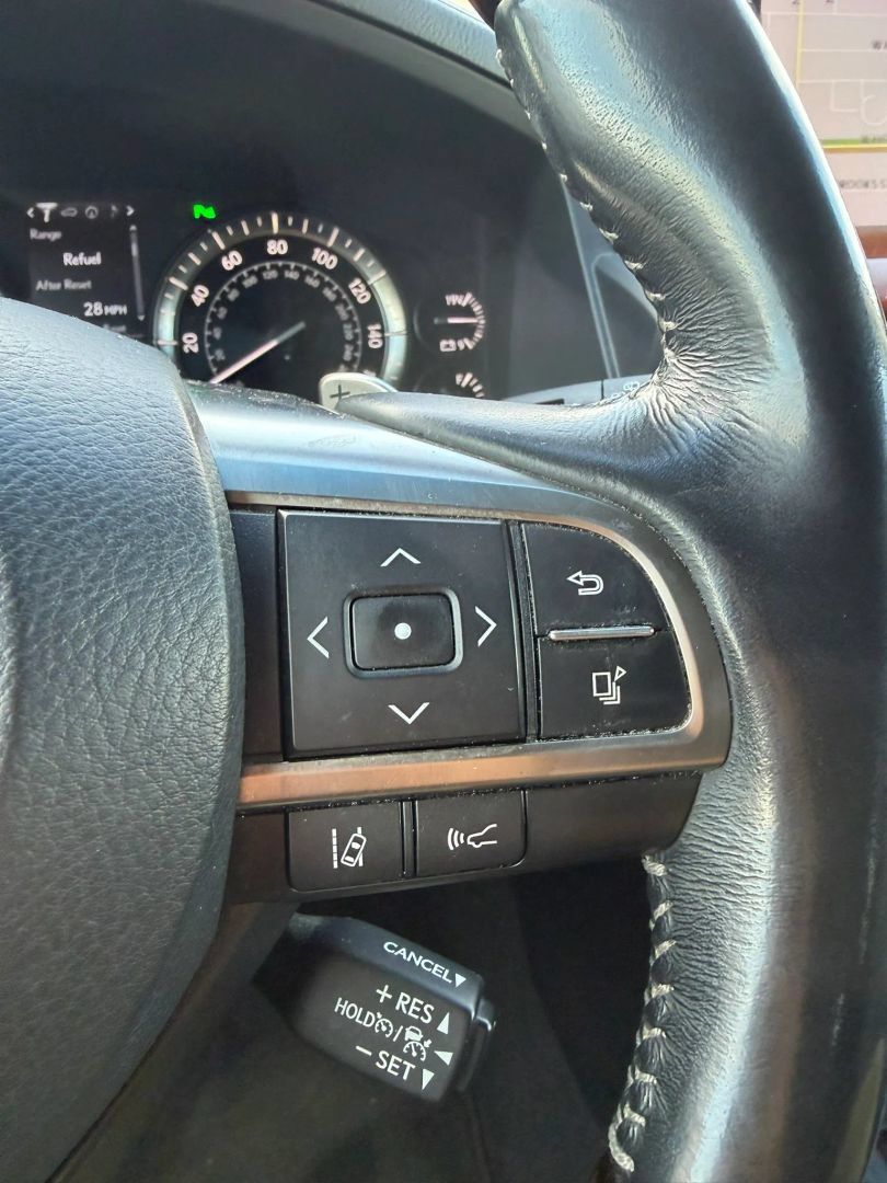 Used 2016 Lexus LX 570 4WD w/ Luxury Package image 23