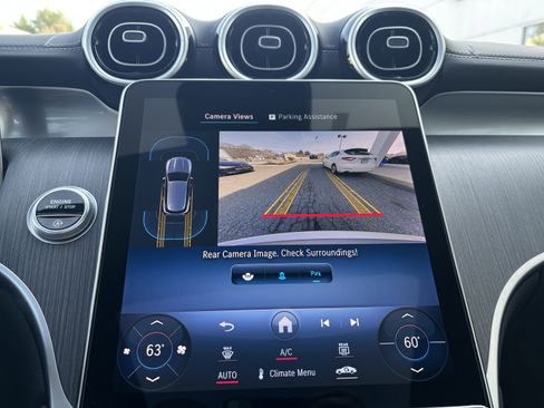 Used 2024 Mercedes-Benz GLC 300 4MATIC image 27