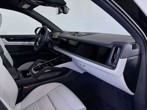 New 2026 Porsche Cayenne S image 29