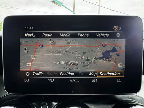 Used 2019 Mercedes-Benz GLC 300 4MATIC image 34