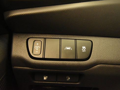 Used 2020 Hyundai Ioniq SE image 29