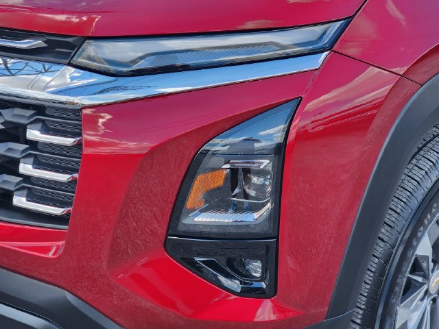 Used 2026 Chevrolet Equinox LT w/ Safety and Technology Package FWD image 9