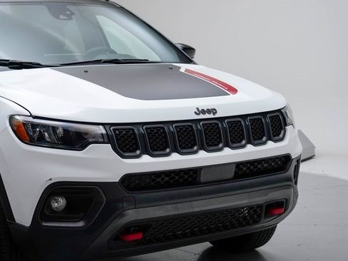 Used 2024 Jeep Compass Trailhawk image 13