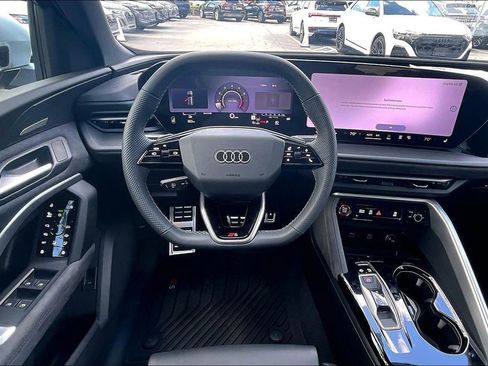 New 2026 Audi SQ5 Premium Plus image 19