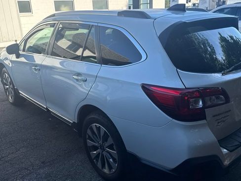 Used 2019 Subaru Outback 3.6R Touring w/ Popular Package #3A AWD/4WD image 5