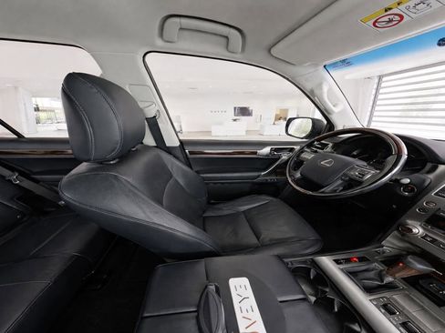 Used 2017 Lexus GX 460 Premium w/ Premium Package AWD/4WD image 12