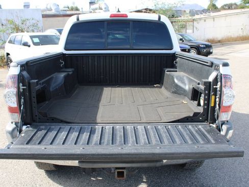 Used 2015 Toyota Tacoma 4x4 Double Cab w/ TRD Off-Road Package image 9