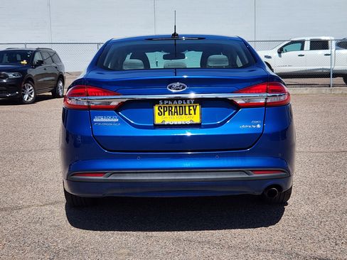 Used 2018 Ford Fusion SE FWD image 11