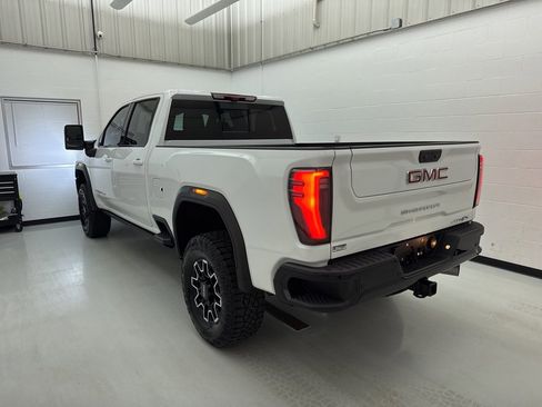 Used 2024 GMC Sierra 2500 AT4X image 13