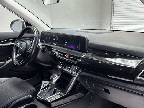 Used 2025 Kia Seltos S FWD image 11