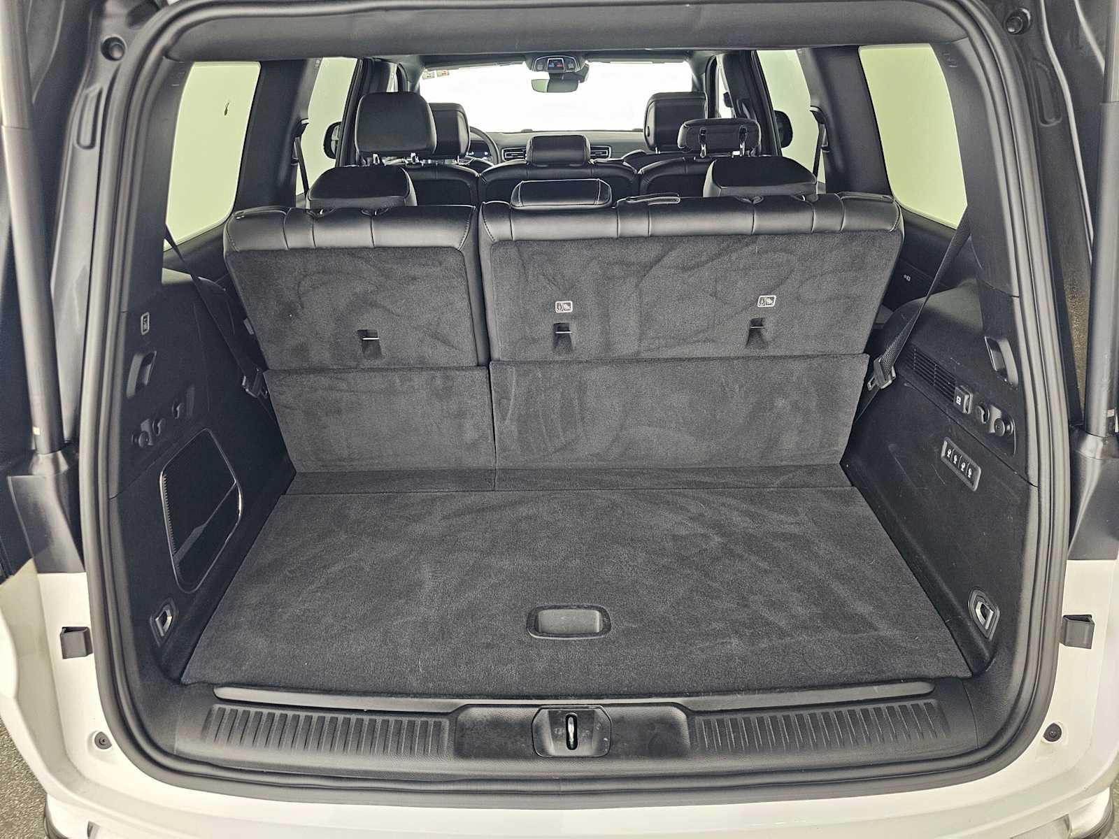 Used 2025 Jeep Wagoneer Series II w/ 8-Passenger Seating Package AWD/4WD image 15