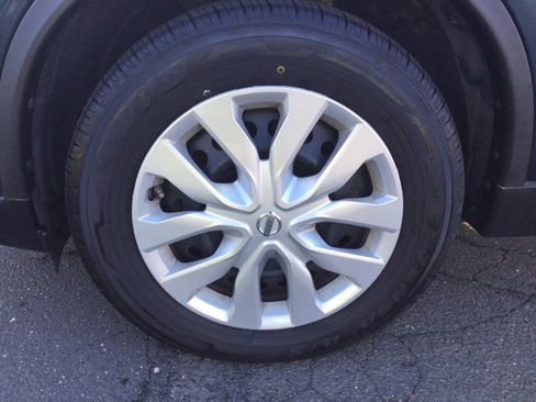 Used 2016 Nissan Rogue S w/ Appearance Package image 35