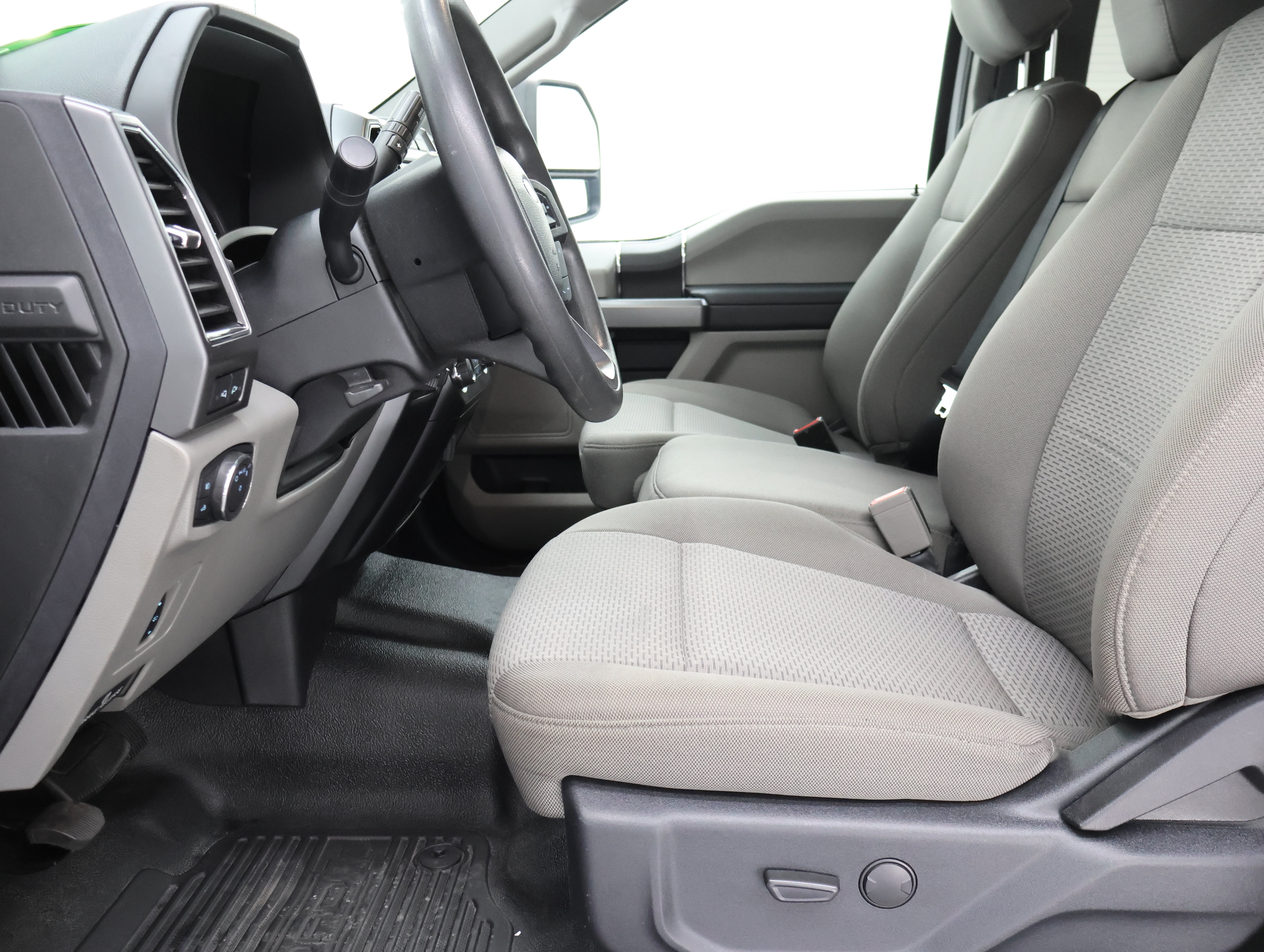 Used 2020 Ford F250 XLT w/ XLT Value Package AWD/4WD image 8
