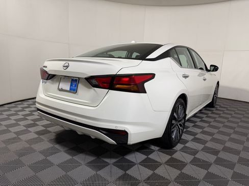 Used 2025 Nissan Altima 2.5 SV FWD image 21