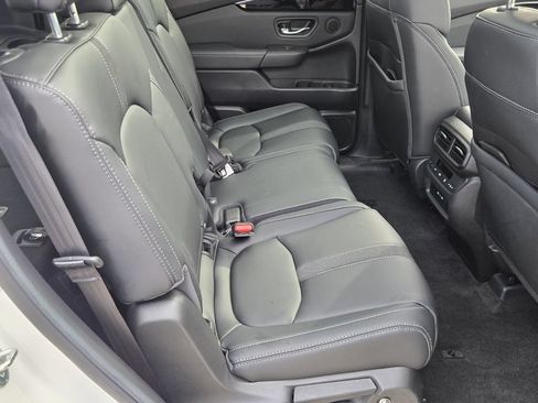 Certified 2025 Honda Pilot Touring image 17