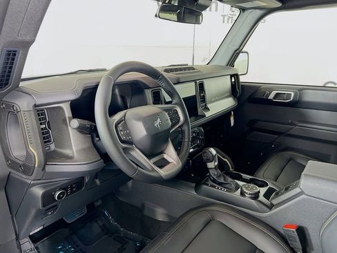 New 2025 Ford Bronco Badlands w/ Sasquatch Package image 3