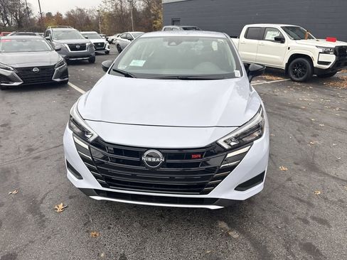 New 2025 Nissan Versa SR w/ Trunk Package FWD image 2
