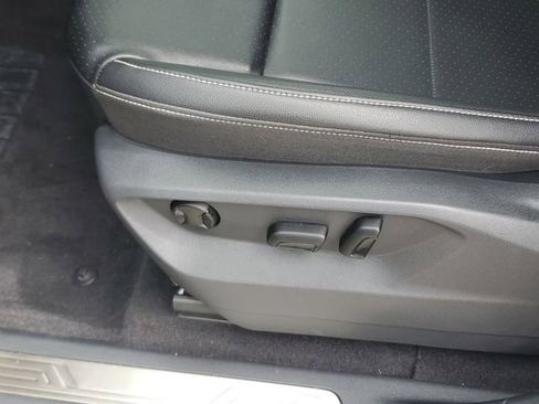 Used 2023 Volkswagen Atlas SE image 19