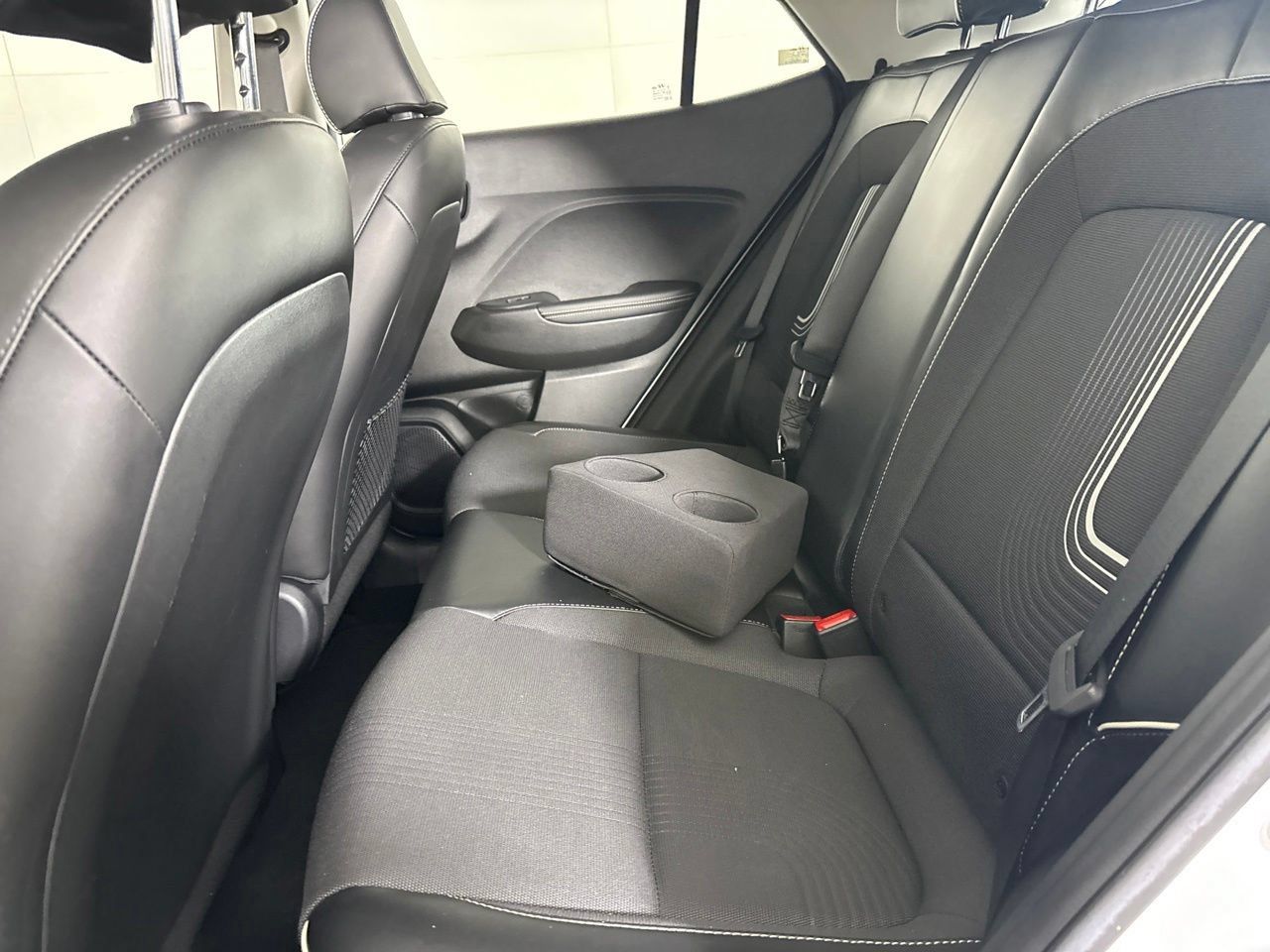 Used 2022 Hyundai Venue Limited FWD image 24