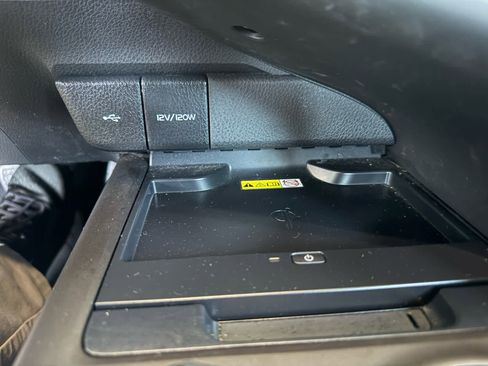 Used 2023 Toyota Camry SE w/ Audio Upgrade Package image 15