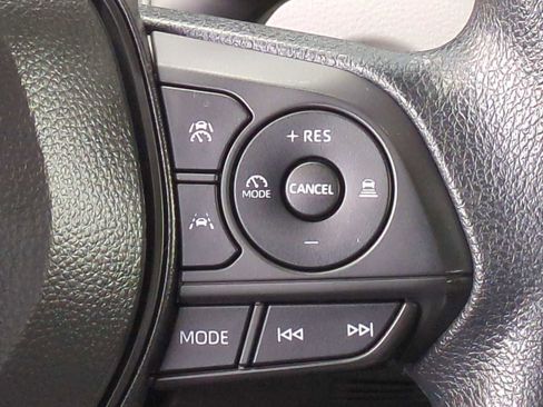 Used 2025 Toyota Corolla LE image 16