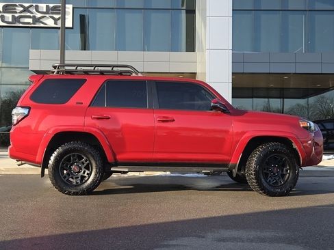Used 2022 Toyota 4Runner SR5 Premium image 30