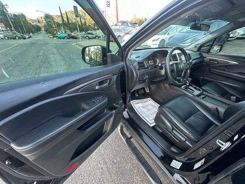 Used 2018 Honda Ridgeline Sport image 9