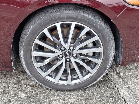 Used 2018 Lincoln Continental Select w/ Continental Climate Package image 8