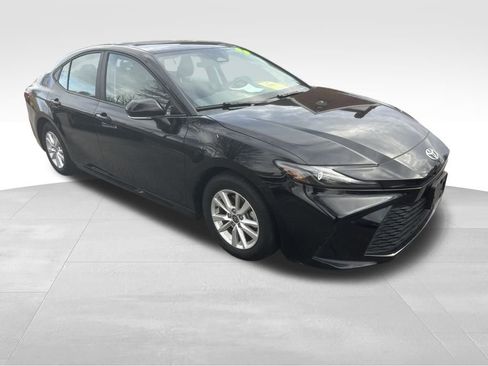 Used 2025 Toyota Camry LE image 25