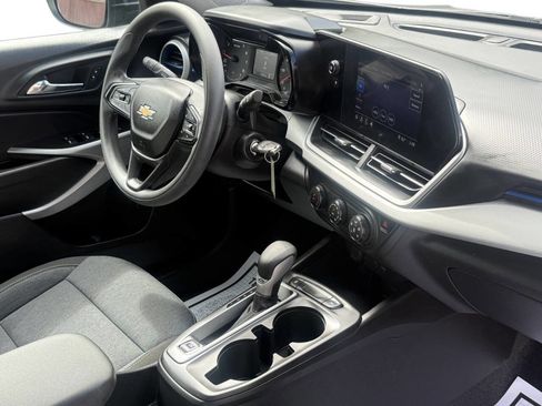 Used 2024 Chevrolet Trax LS w/ Driver Confidence Package image 7