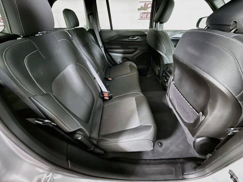 Used 2025 Jeep Grand Cherokee Laredo X AWD/4WD image 28