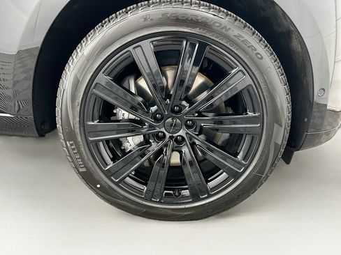 New 2026 Land Rover Range Rover SE image 32