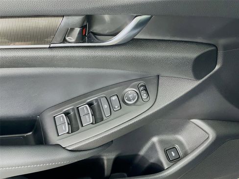 Used 2022 Honda Accord Sport image 22