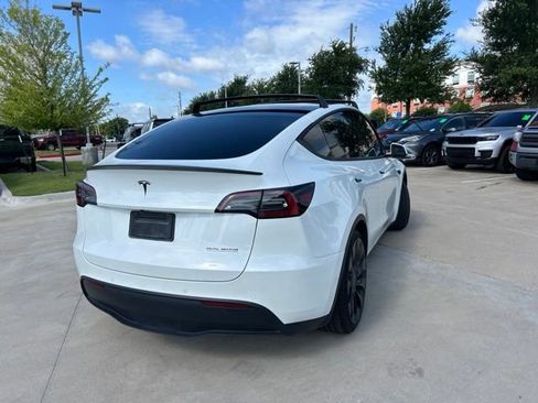 Used 2022 Tesla Model Y Performance AWD/4WD image 3