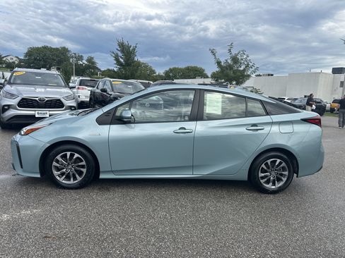 Used 2021 Toyota Prius Limited w/ Premium Convenience Package FWD image 8