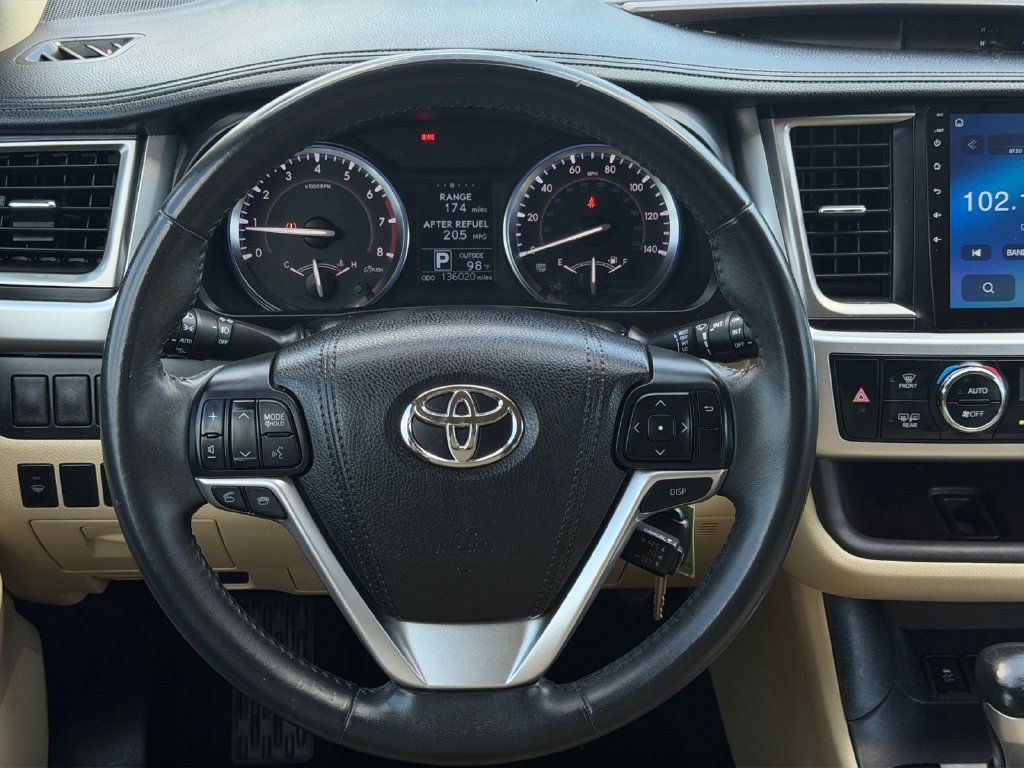 Used 2016 Toyota Highlander Plus FWD image 21