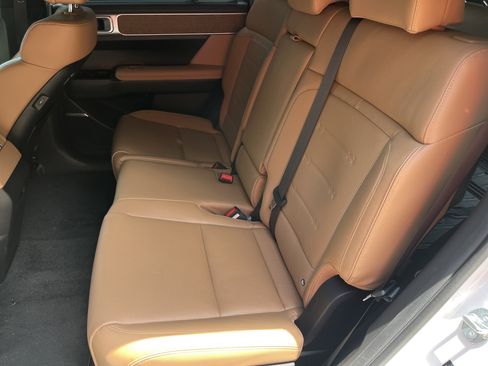 Used 2025 Hyundai Santa Fe Limited FWD image 19