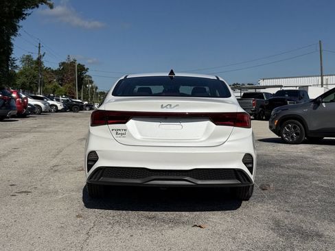 Certified 2023 Kia Forte LXS FWD image 6