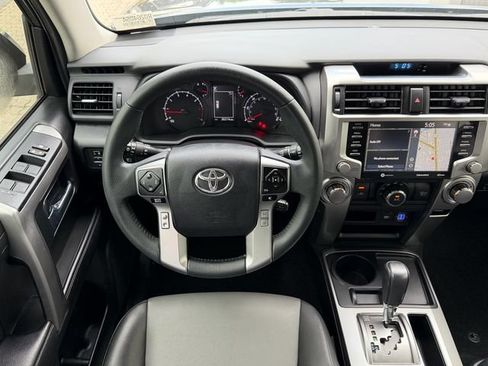 Used 2022 Toyota 4Runner SR5 Premium w/ Moonroof Package RWD image 15