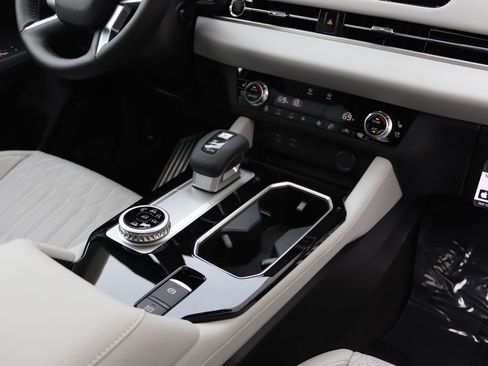 New 2026 Mitsubishi Outlander SEL image 29