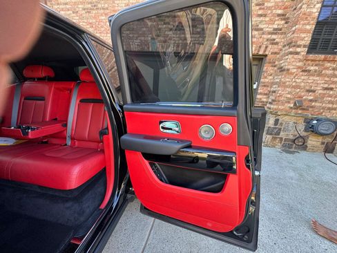 Used 2021 Rolls-Royce Cullinan image 27