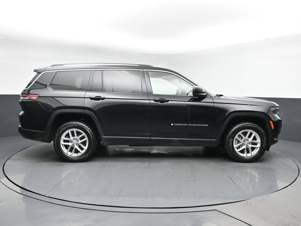 Used 2022 Jeep Grand Cherokee L Laredo w/ Luxury Tech Group I AWD/4WD image 3