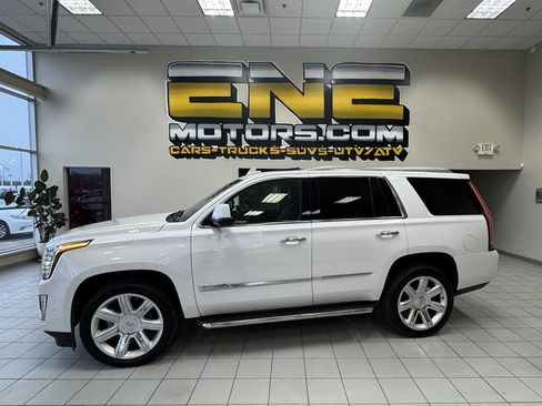 Used 2017 Cadillac Escalade Premium Luxury image 62